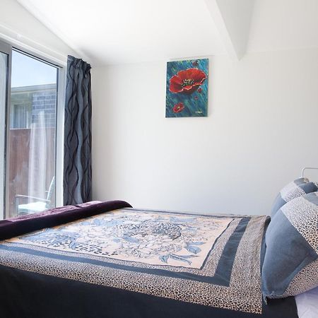 Classy Modern Unit Close To Airport, Shops And Bus Christchurch Luaran gambar