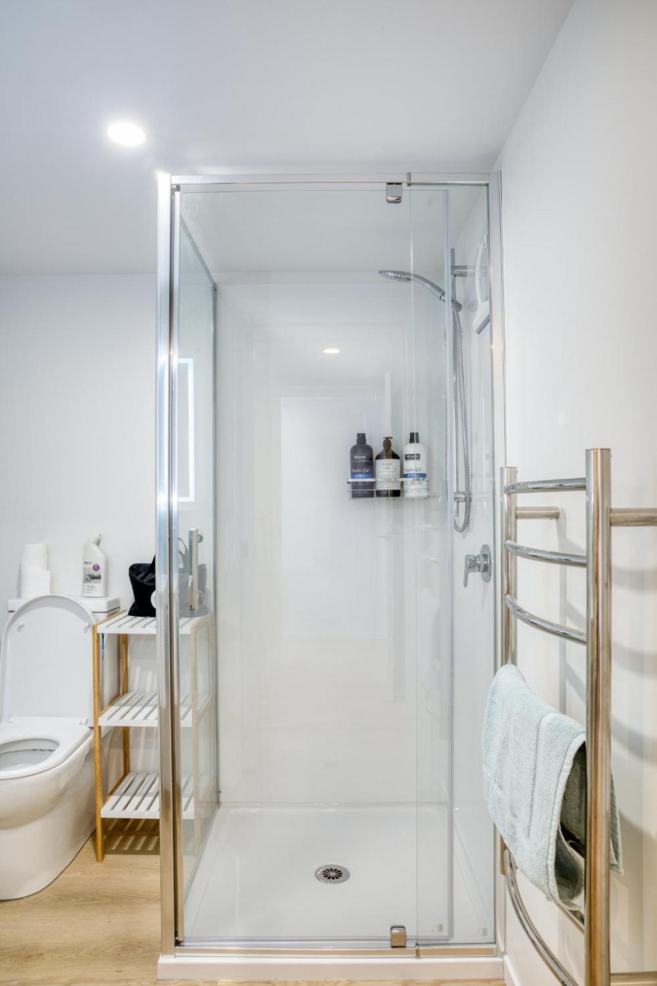 Classy Modern Unit Close To Airport, Shops And Bus Christchurch Luaran gambar